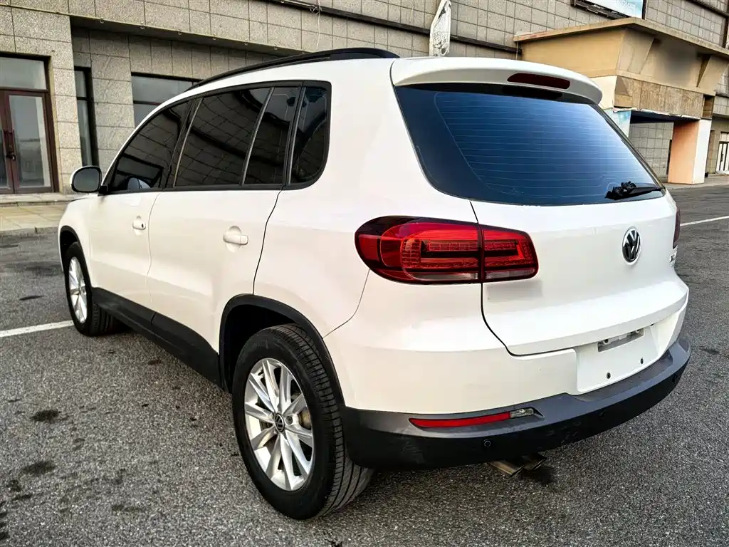 Volkswagen Tiguan — фото 24