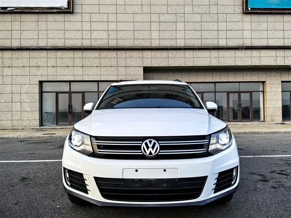Volkswagen Tiguan — фото 25