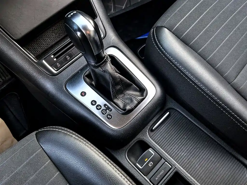Volkswagen Tiguan — фото 6