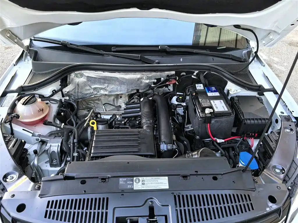 Volkswagen Tiguan — фото 10