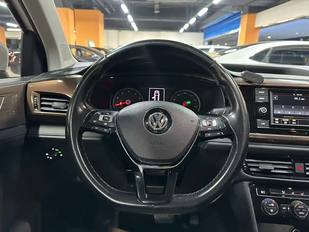 Volkswagen Tharu — фото 10