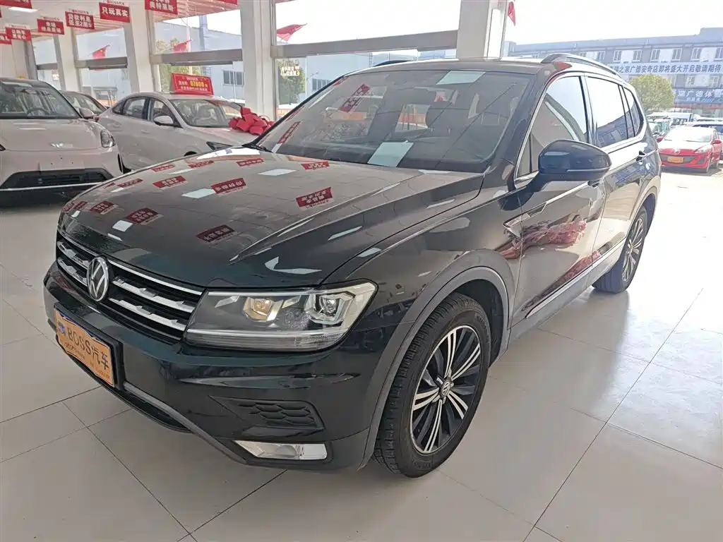Volkswagen Tiguan L — фото 2