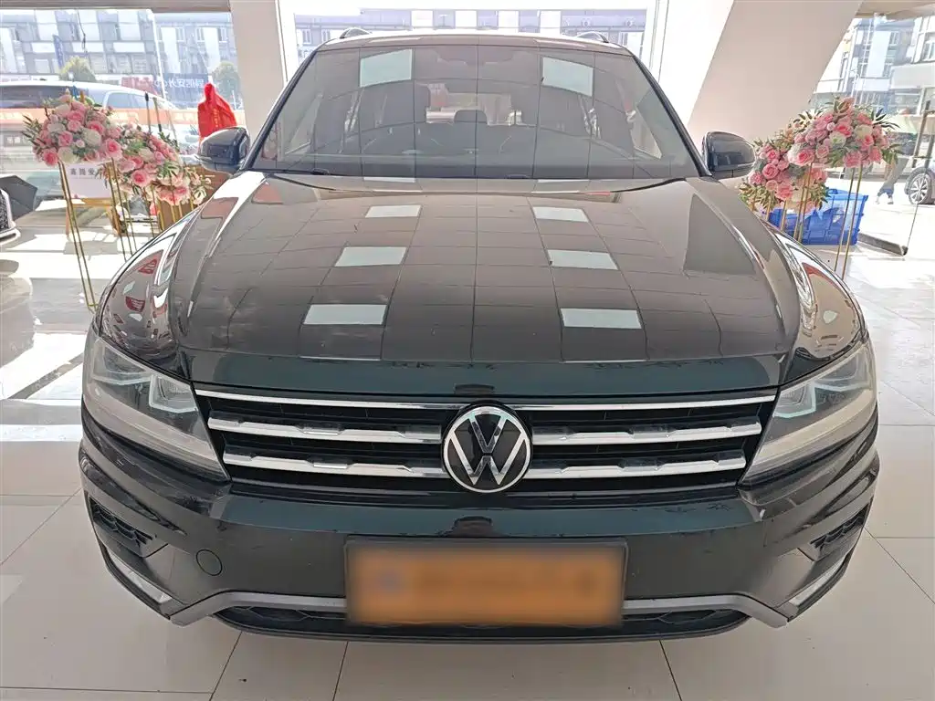Volkswagen Tiguan L — фото 3