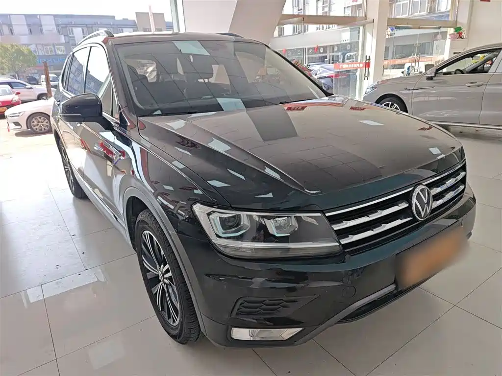 Volkswagen Tiguan L — фото 22