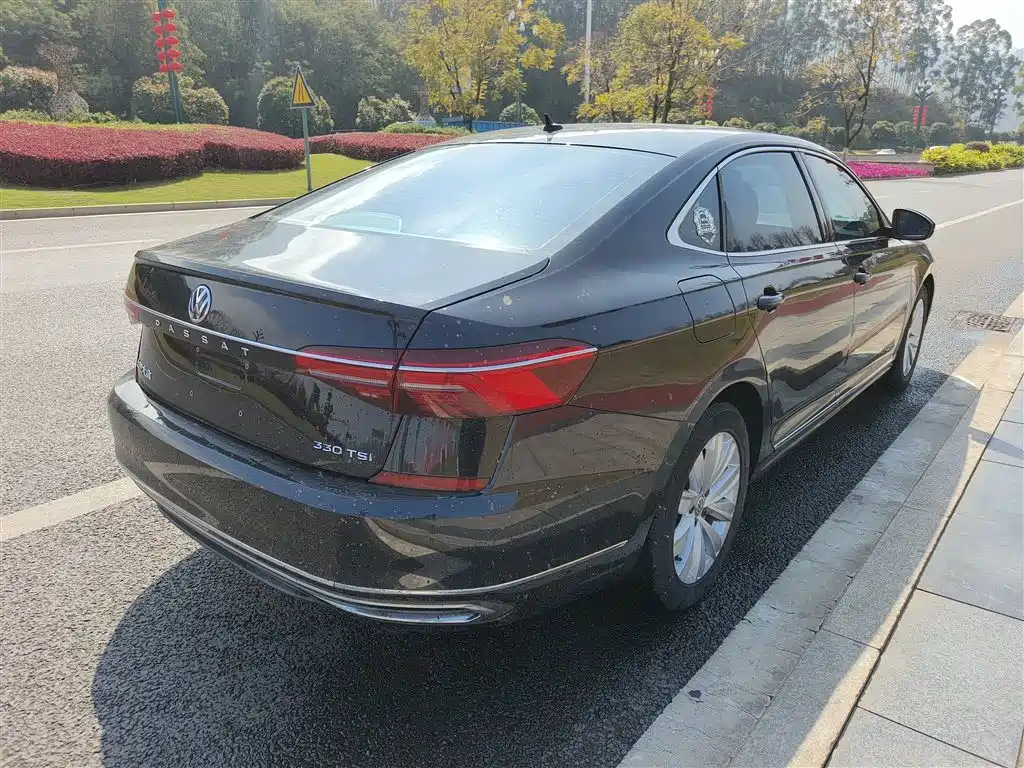 Volkswagen Passat — фото 4