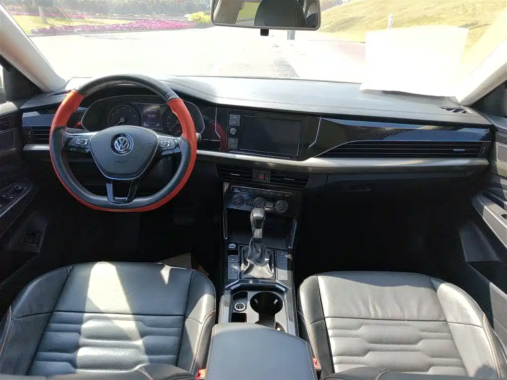 Volkswagen Passat — фото 9
