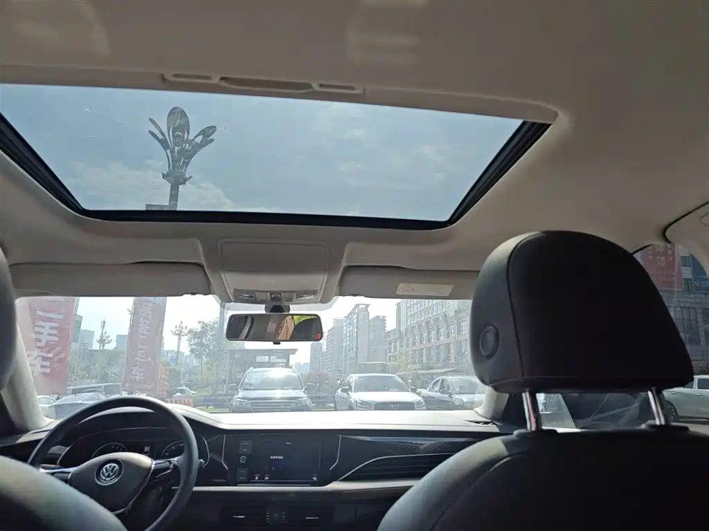Volkswagen Passat New Energy — фото 14