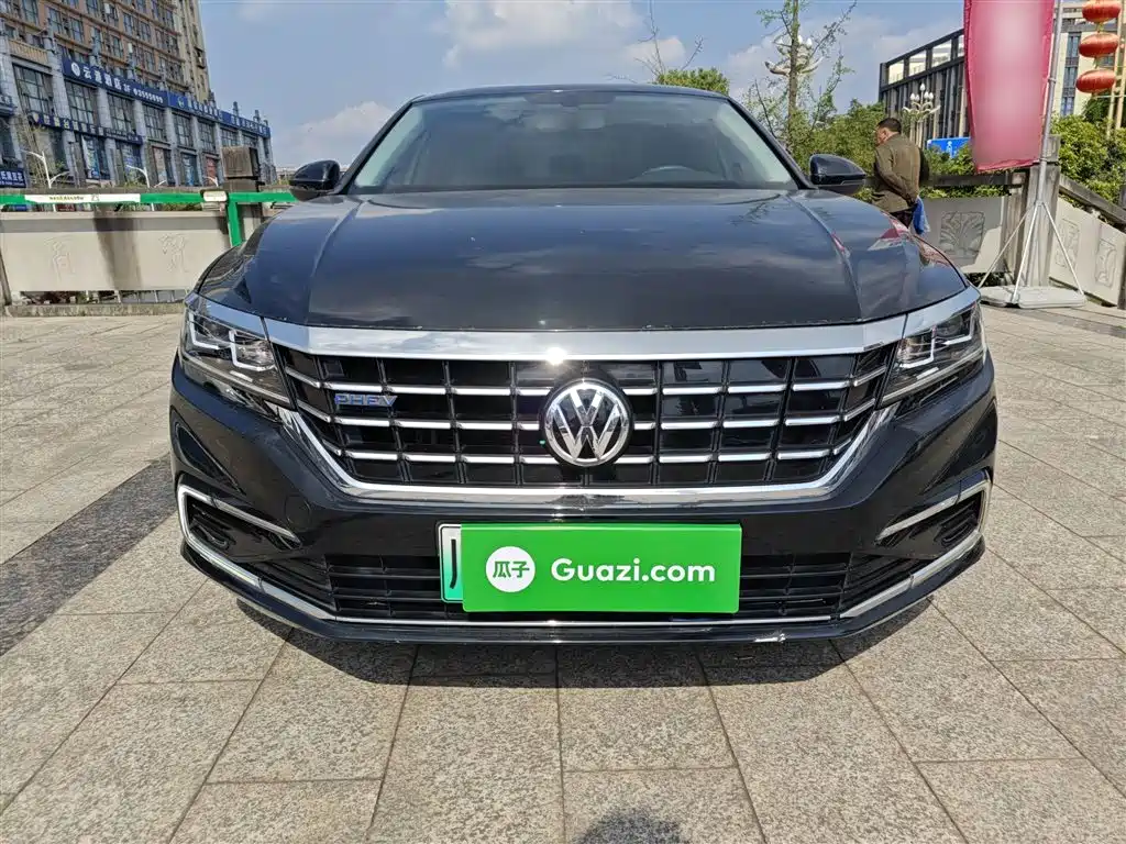 Volkswagen Passat New Energy — фото 3