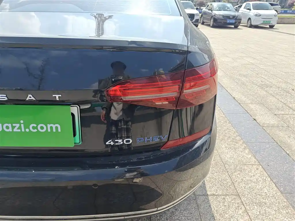 Volkswagen Passat New Energy — фото 24
