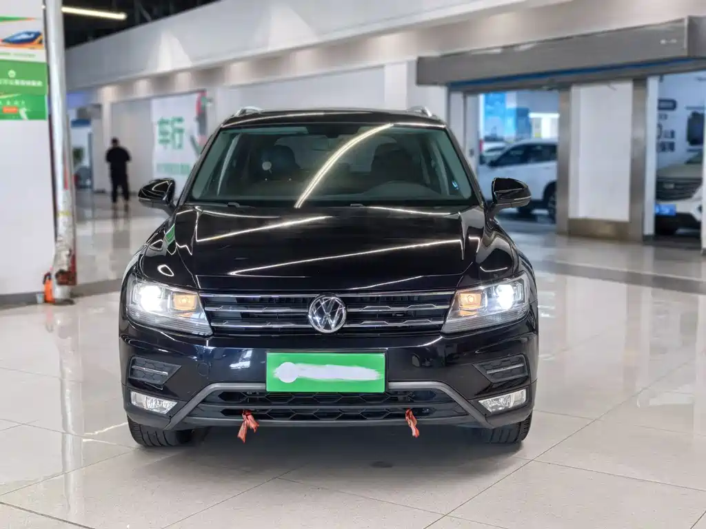 Volkswagen Tiguan L — фото 2