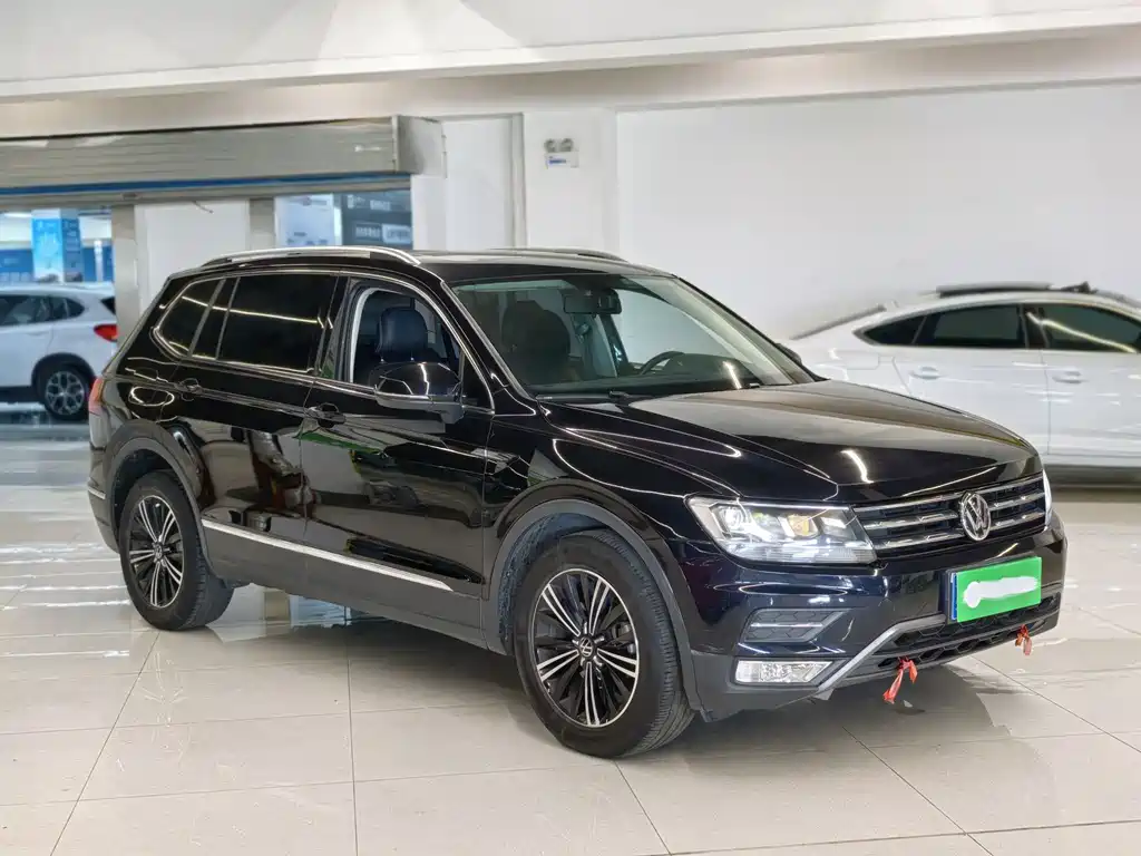 Volkswagen Tiguan L — фото 3