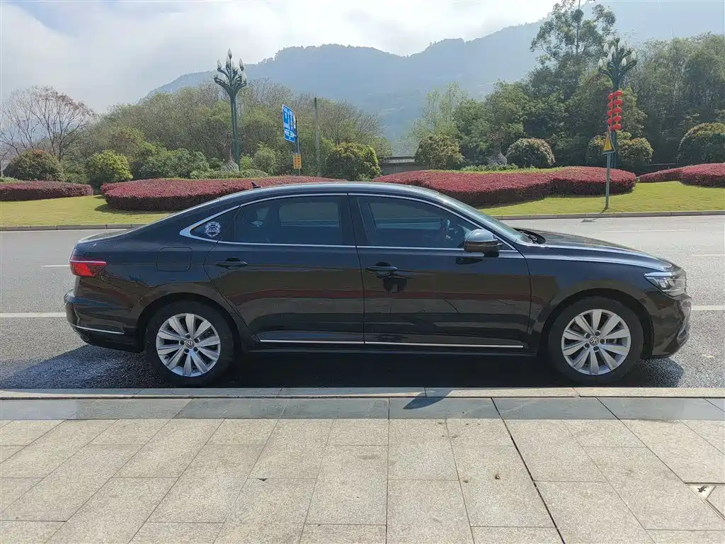 Volkswagen Passat — фото 4