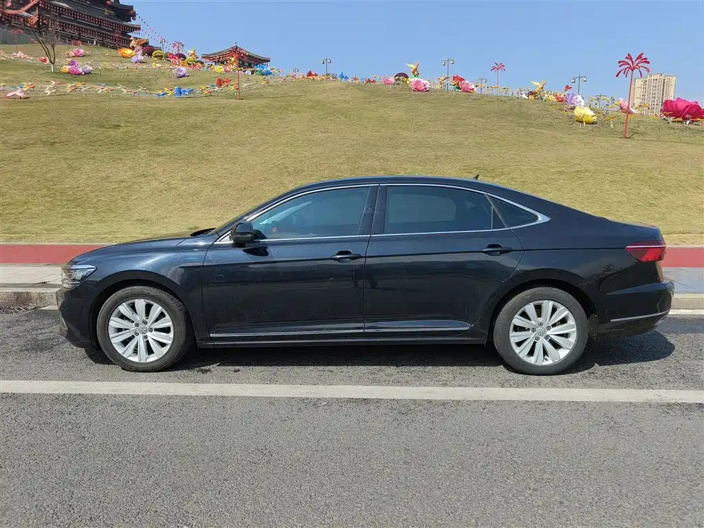 Volkswagen Passat — фото 7