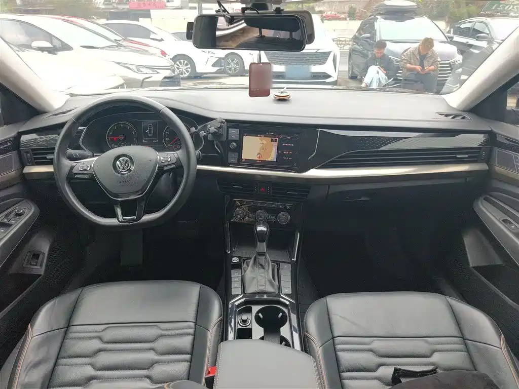 Volkswagen Passat — фото 10