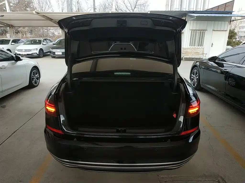 Volkswagen Passat — фото 15