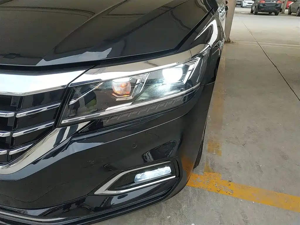 Volkswagen Passat — фото 18