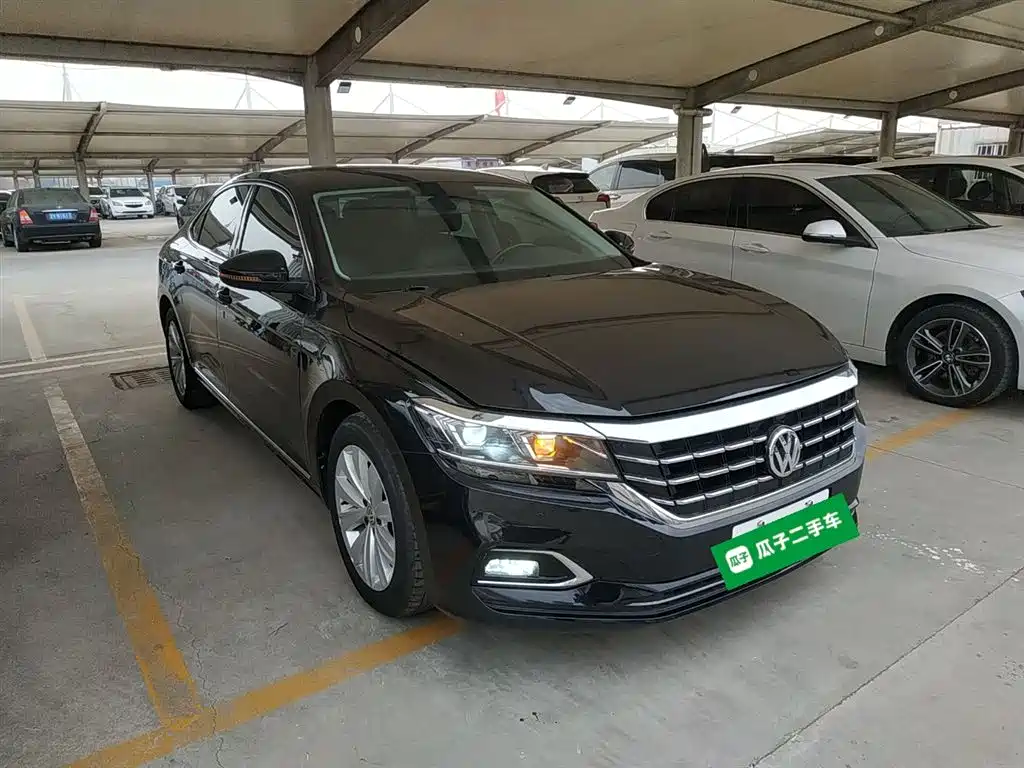 Volkswagen Passat — фото 22