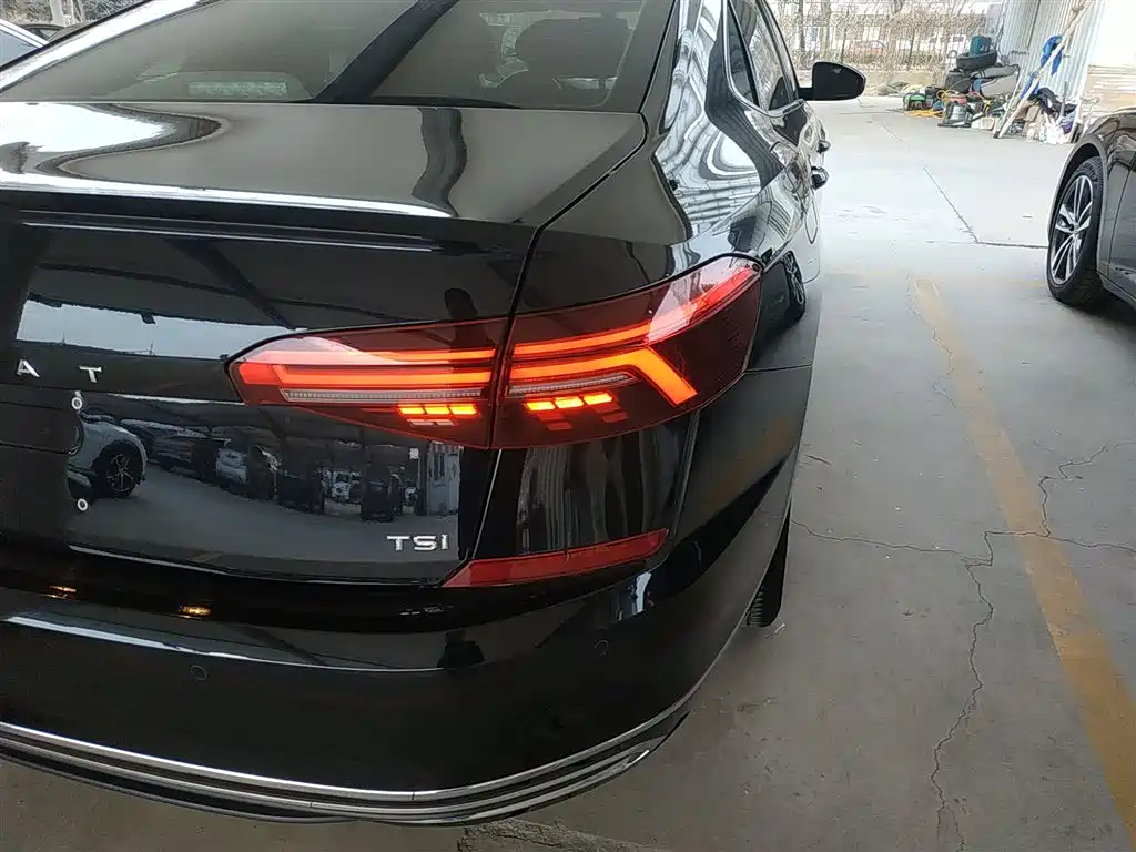 Volkswagen Passat — фото 24
