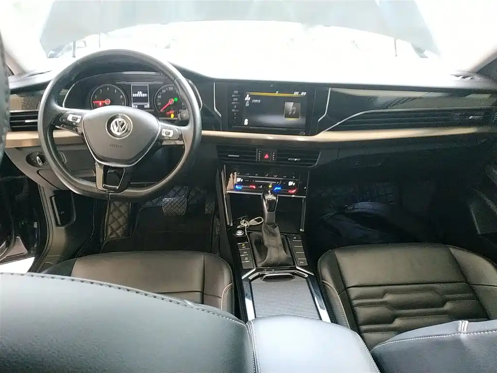 Volkswagen Passat — фото 6
