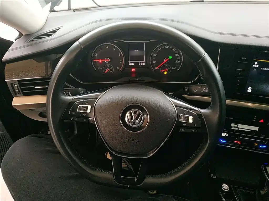 Volkswagen Passat — фото 7
