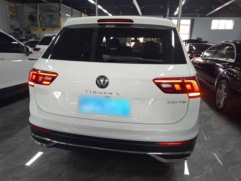 Volkswagen Tiguan L — фото 6