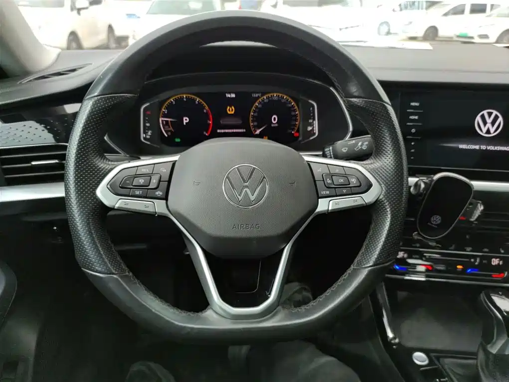 Volkswagen Passat — фото 7