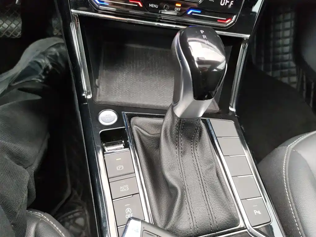 Volkswagen Passat — фото 10