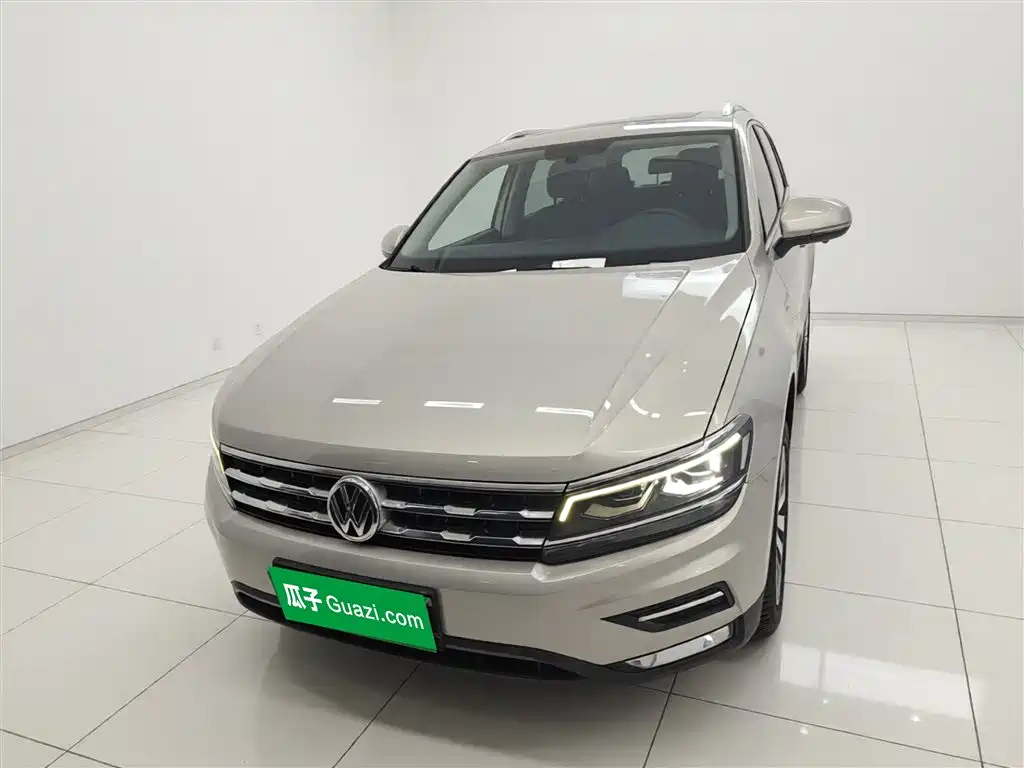 Volkswagen Tiguan L — фото 3