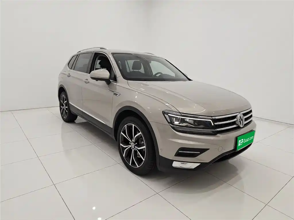 Volkswagen Tiguan L — фото 4