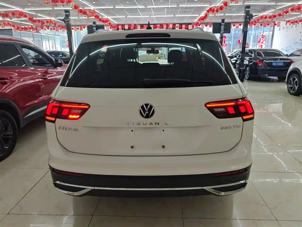 Volkswagen Tiguan L — фото 6