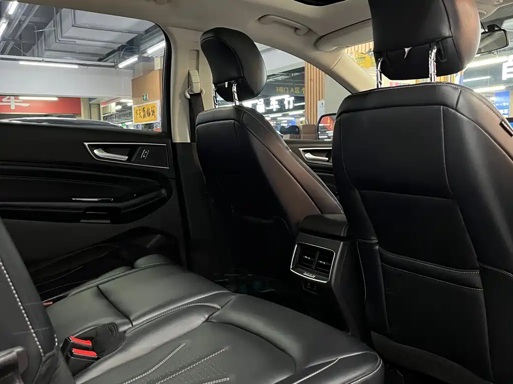Ford Edge — фото 13