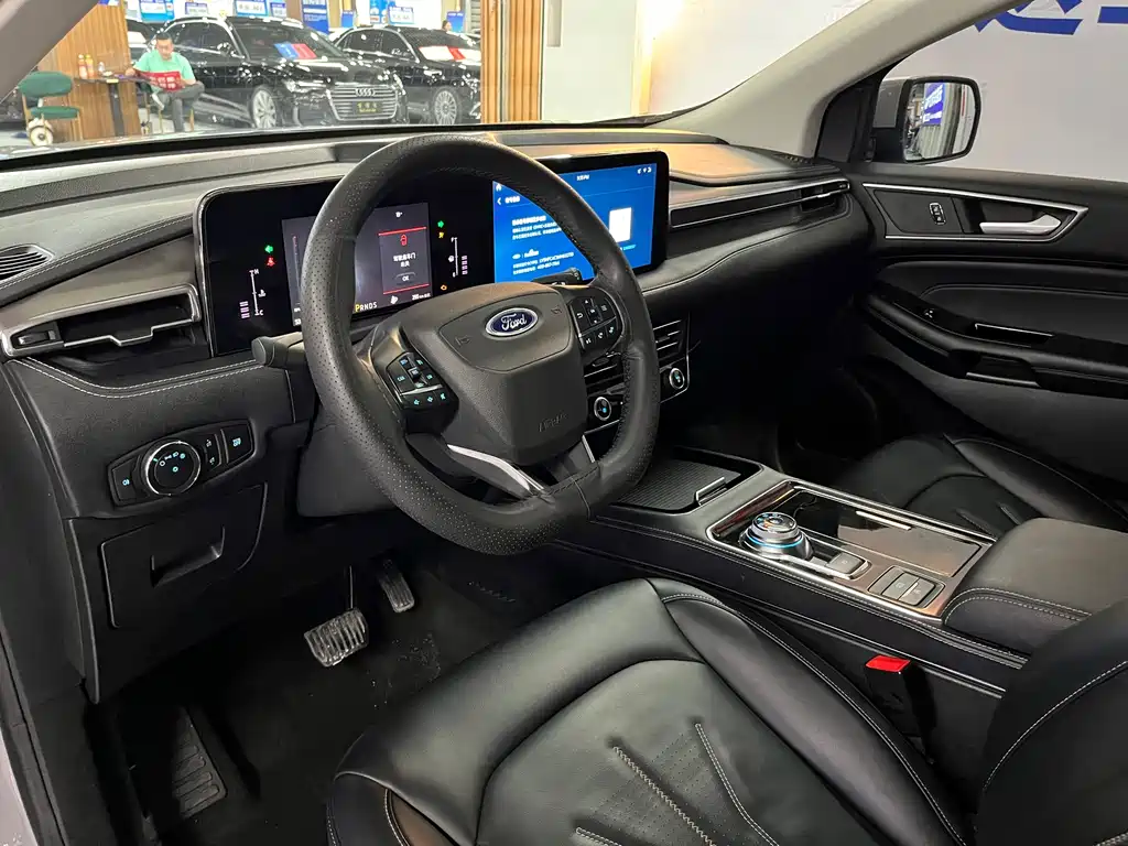 Ford Edge — фото 9