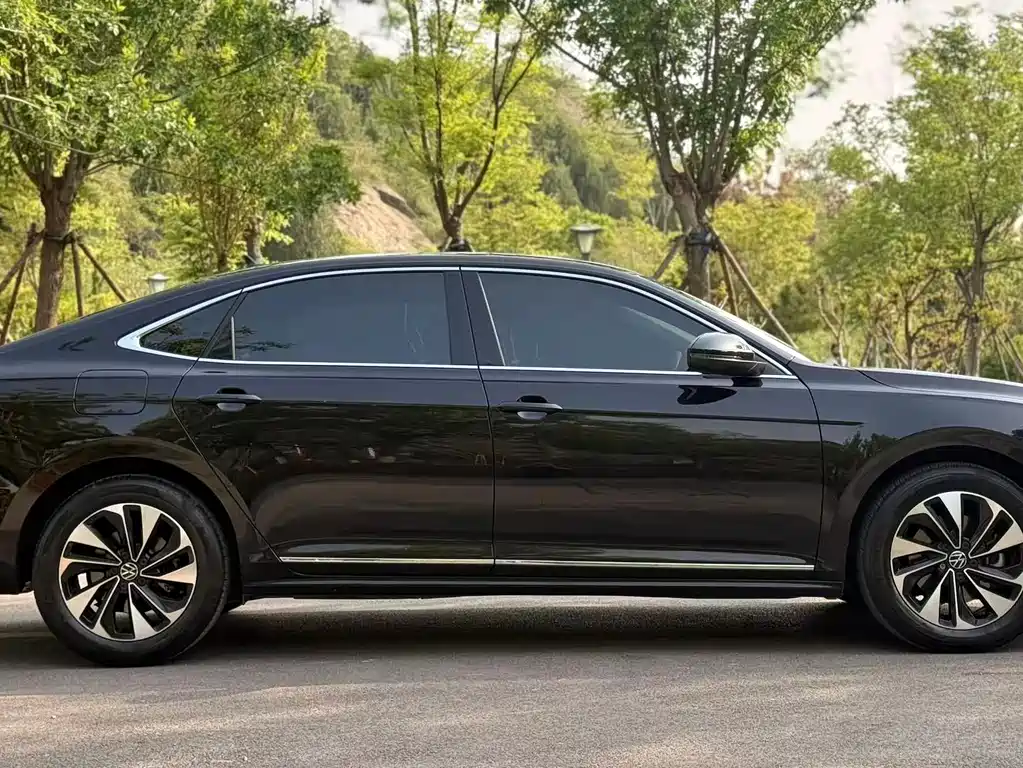 Volkswagen Passat — фото 6