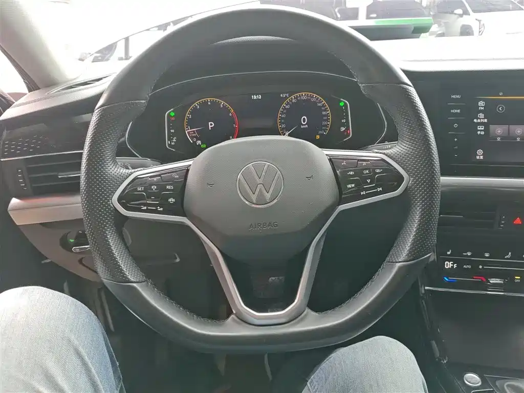 Volkswagen Passat — фото 11