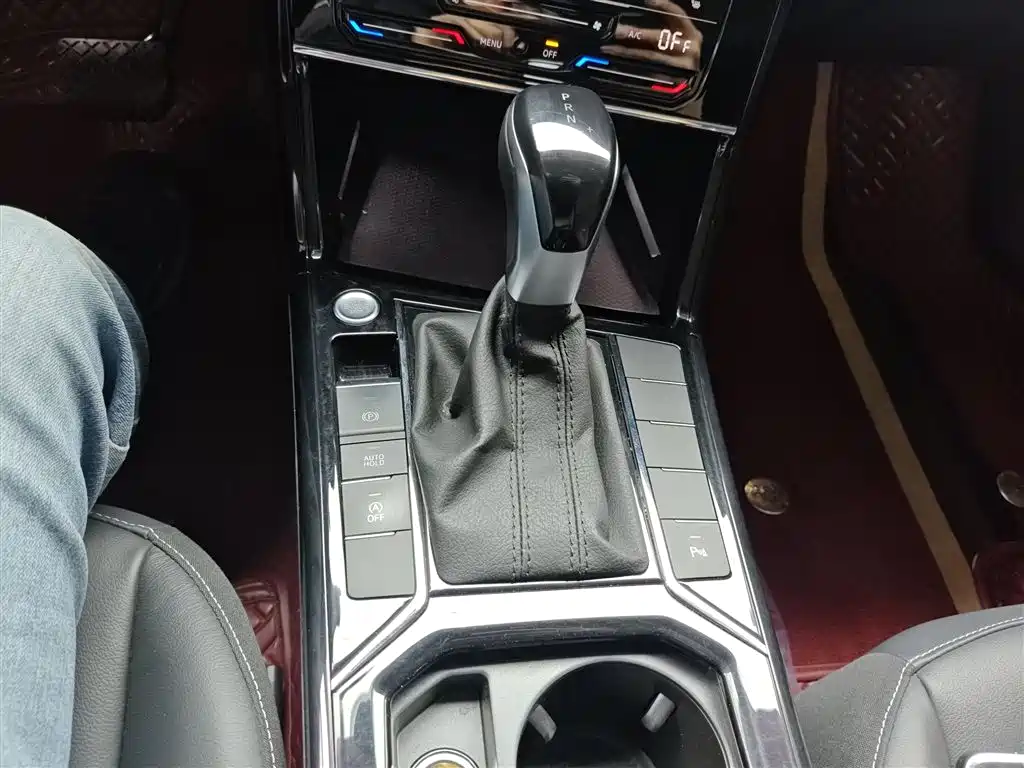 Volkswagen Passat — фото 14