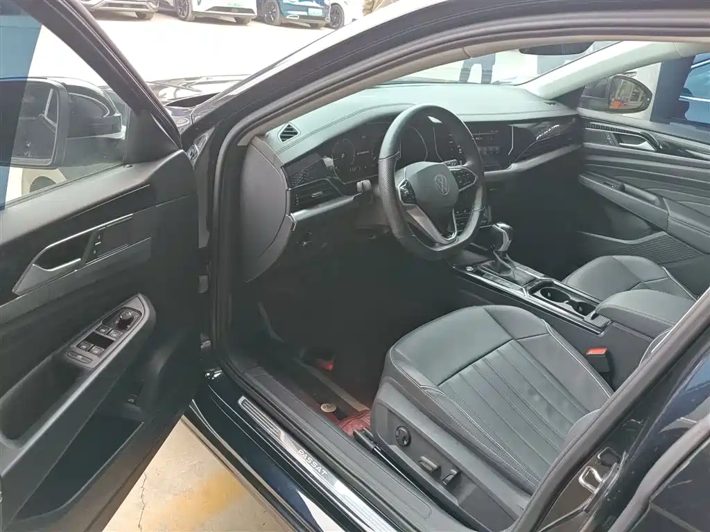 Volkswagen Passat — фото 16
