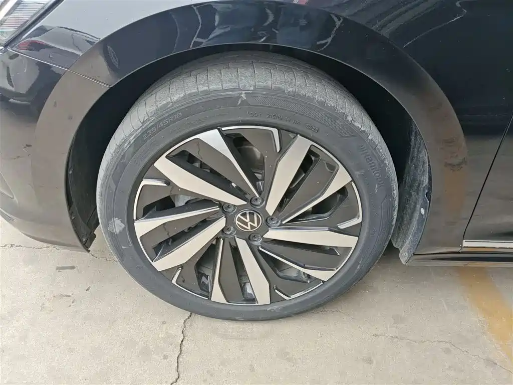 Volkswagen Passat — фото 23