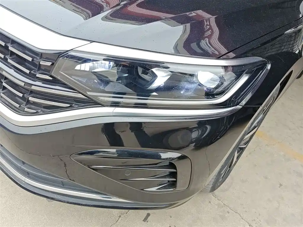 Volkswagen Passat — фото 24