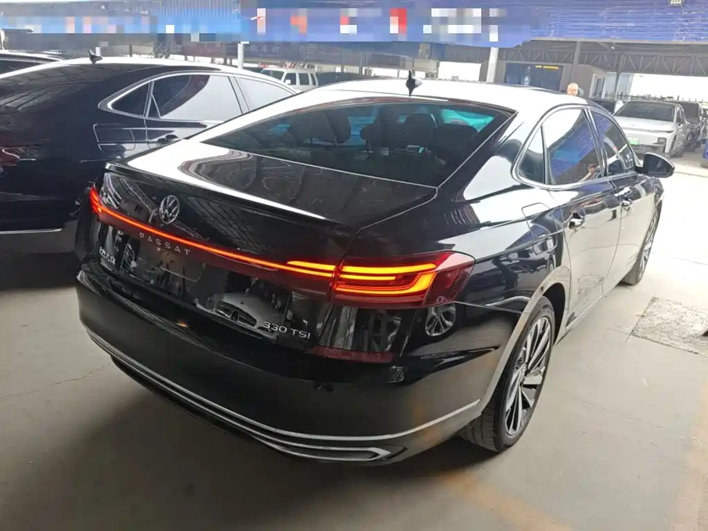 Volkswagen Passat — фото 7