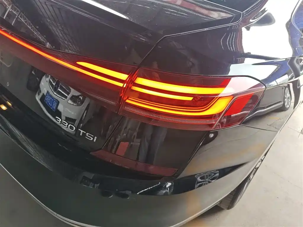 Volkswagen Passat — фото 8