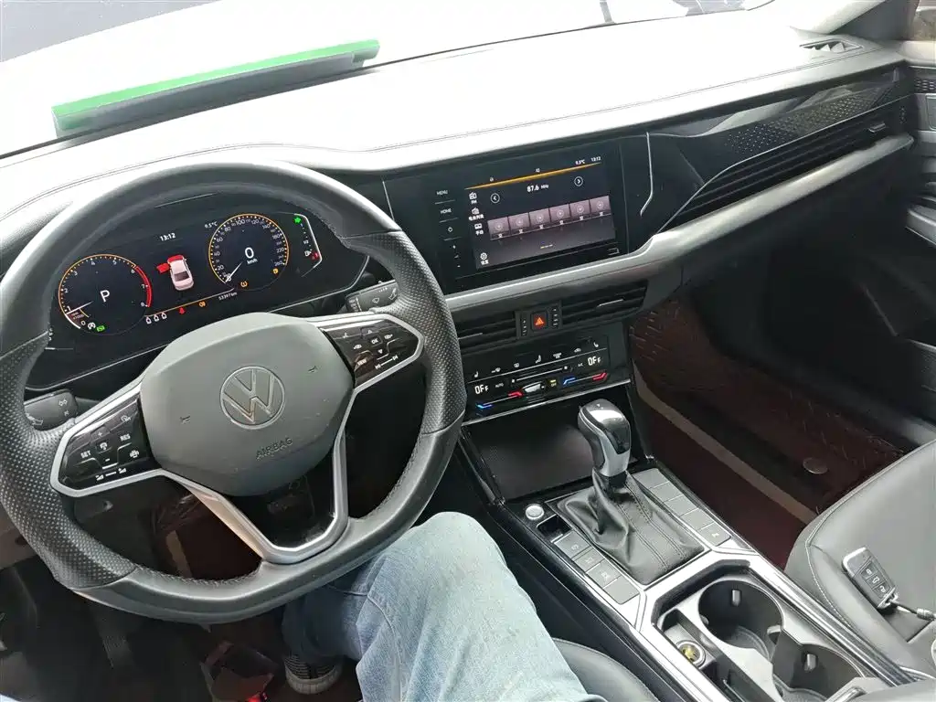 Volkswagen Passat — фото 10