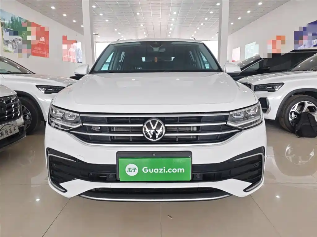 Volkswagen Tiguan L — фото 3