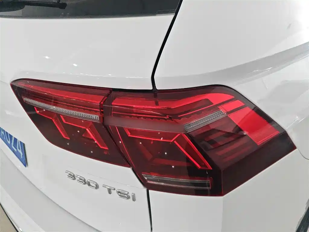 Volkswagen Tiguan L — фото 8
