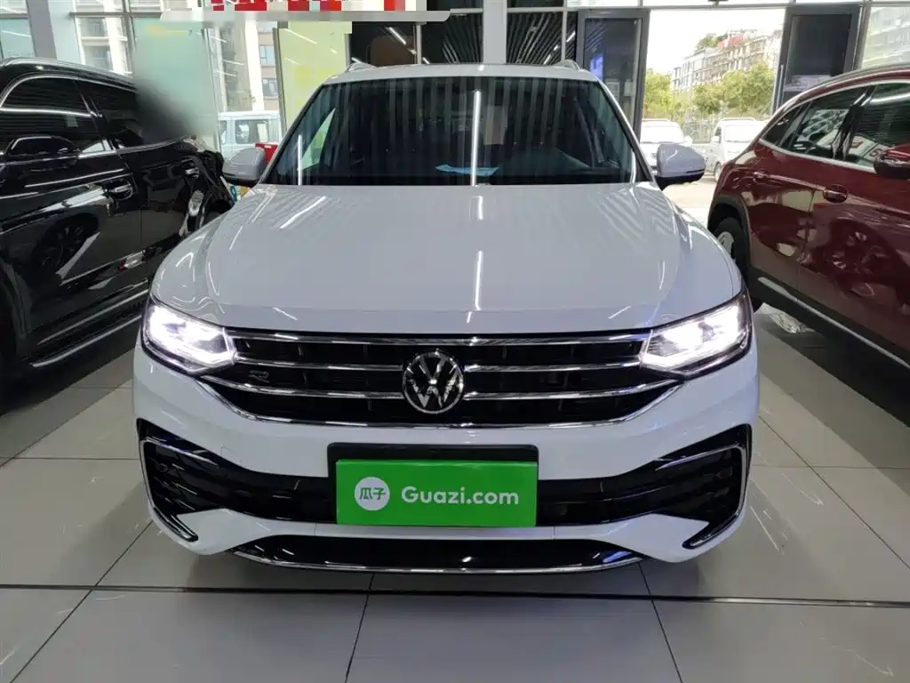Volkswagen Tiguan L — фото 3