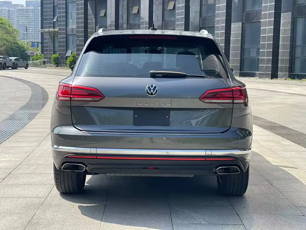 Volkswagen Touareg — фото 5