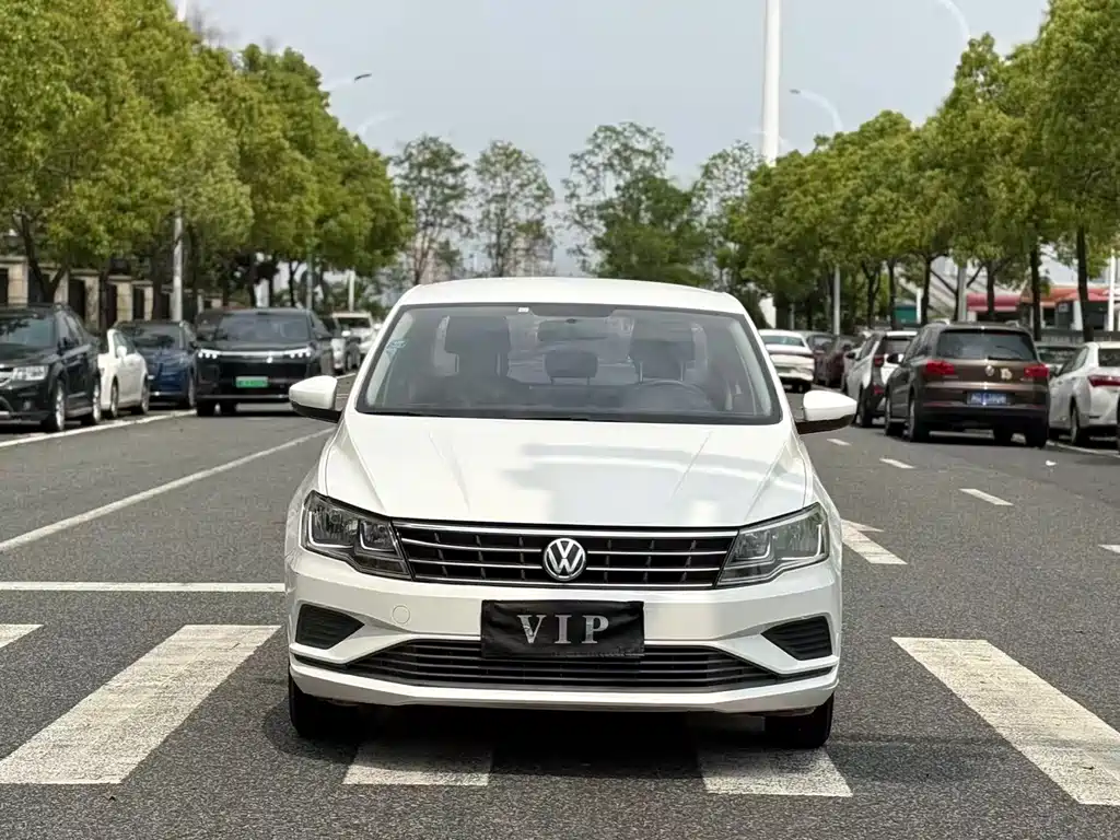 Volkswagen Jetta — фото 2
