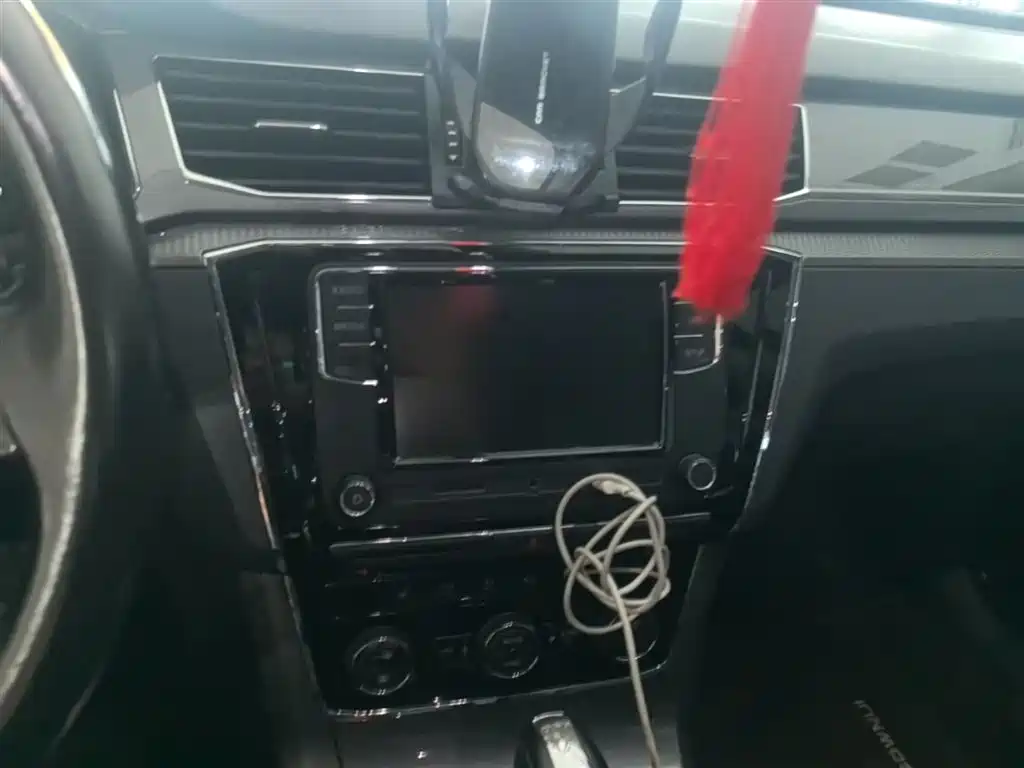 Volkswagen Passat — фото 13