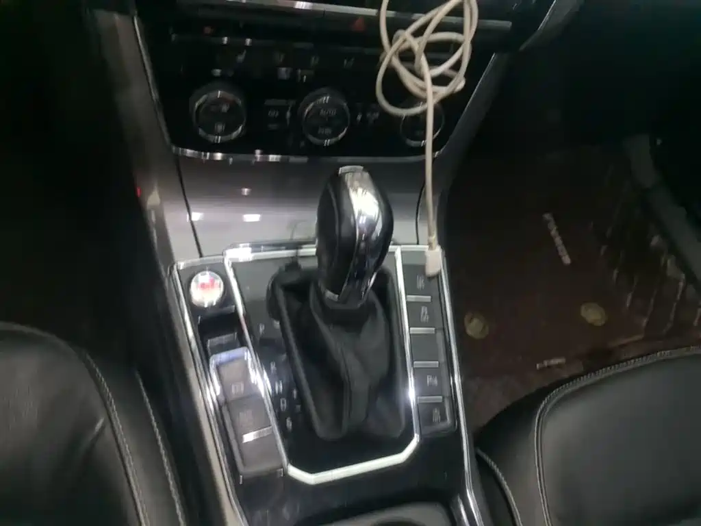 Volkswagen Passat — фото 14