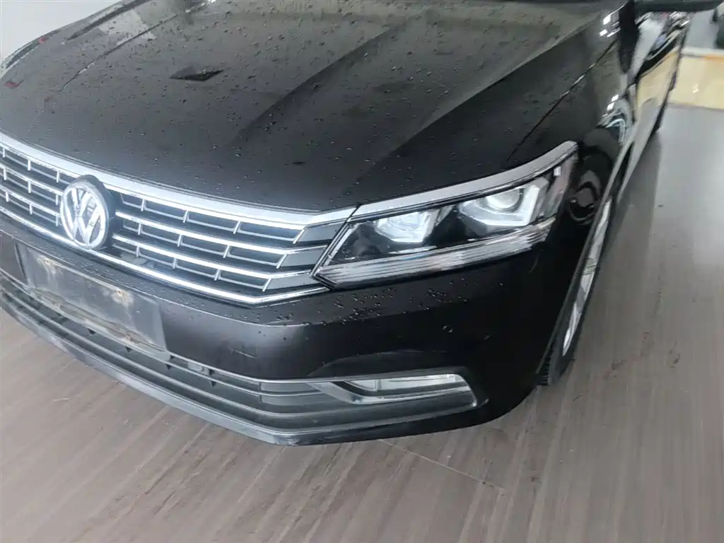 Volkswagen Passat — фото 24