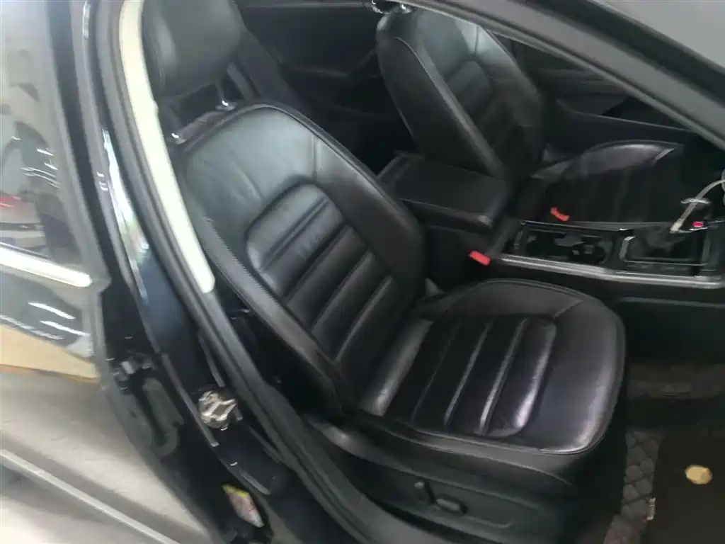 Volkswagen Passat — фото 25